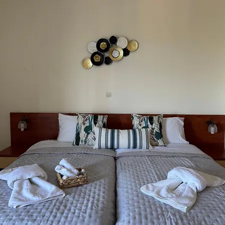Hotel Χρυσή Αμμουδιά 3*