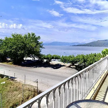 Отель χρυσή αμμουδιά 3*